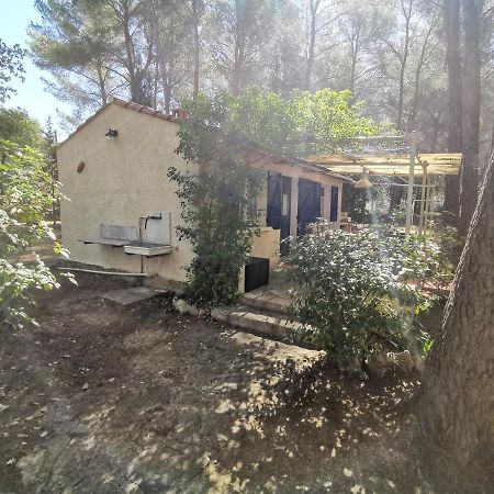 Maisonnette En Pleine Nature Le Beausset Exterior photo