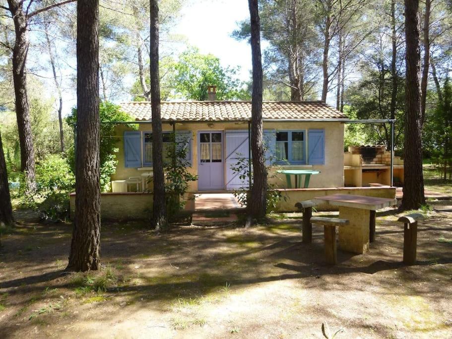 Maisonnette En Pleine Nature Le Beausset Exterior photo